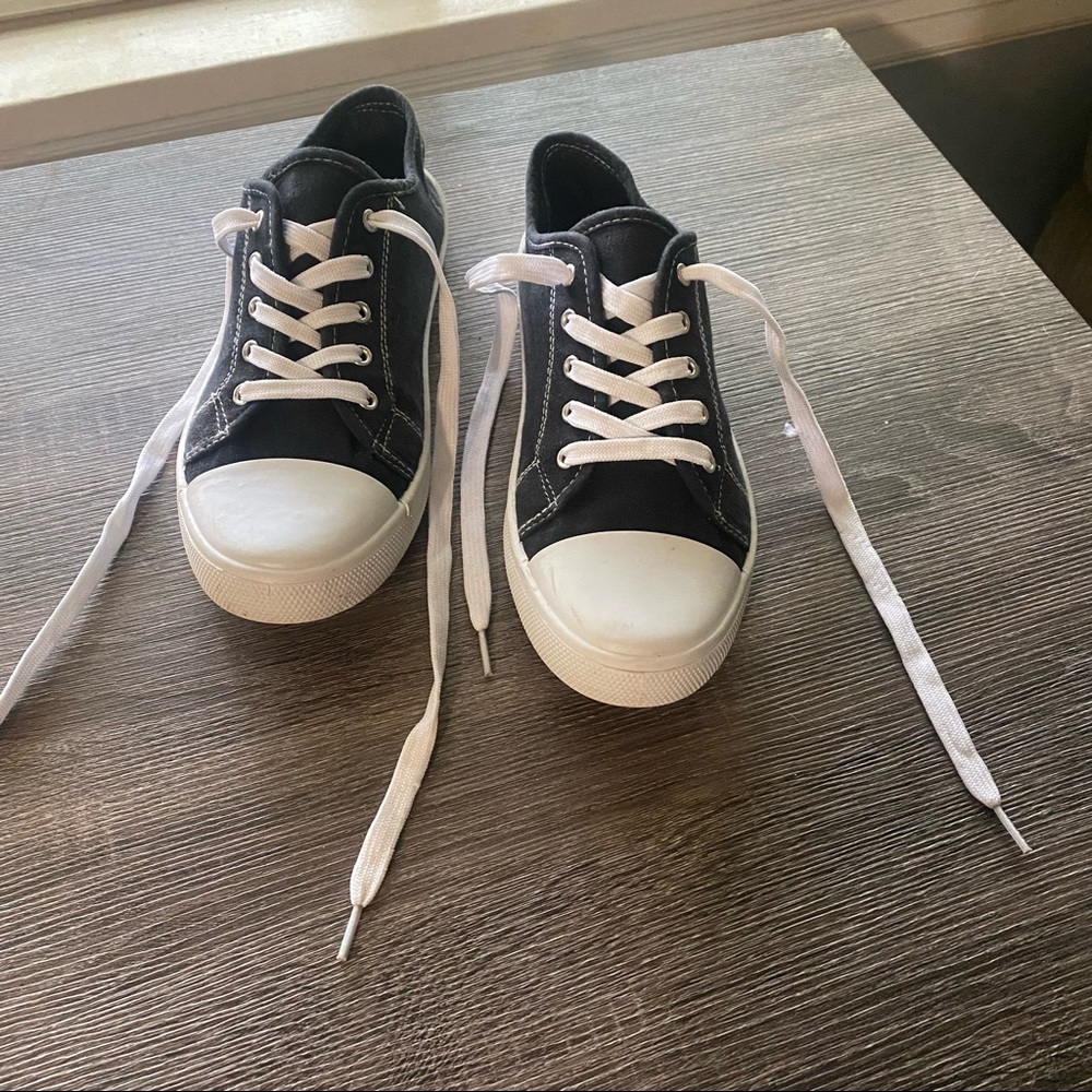Shoes - Picture 9 of 9